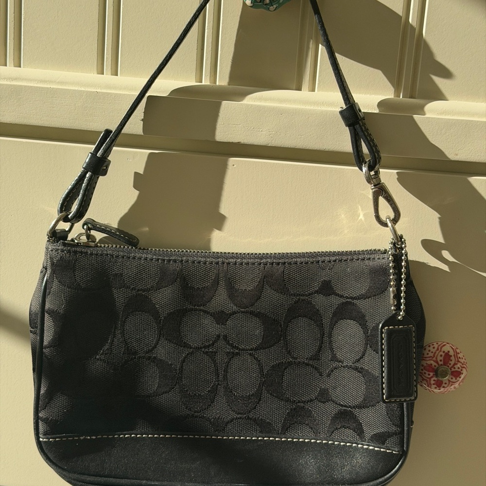 Vintage Coach Hampton Signature Shoulder Bag (2001) 🤍